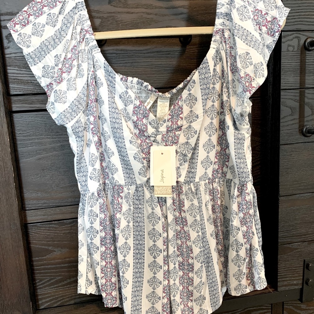 NWT women’s top